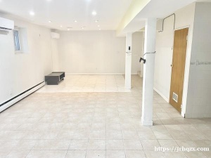 法拉盛近金城发 1楼仓库出租租金$1600 水电气费全包