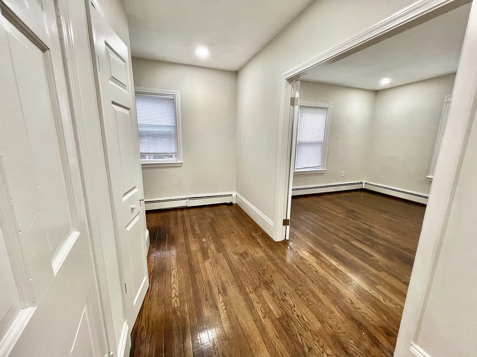 Malden Center新装修4房2厅2卫整套出租,环境好,近地铁站,无中介费 Malden Center新装修4房2厅2卫整套出租,环境好,近地铁站,无中介费