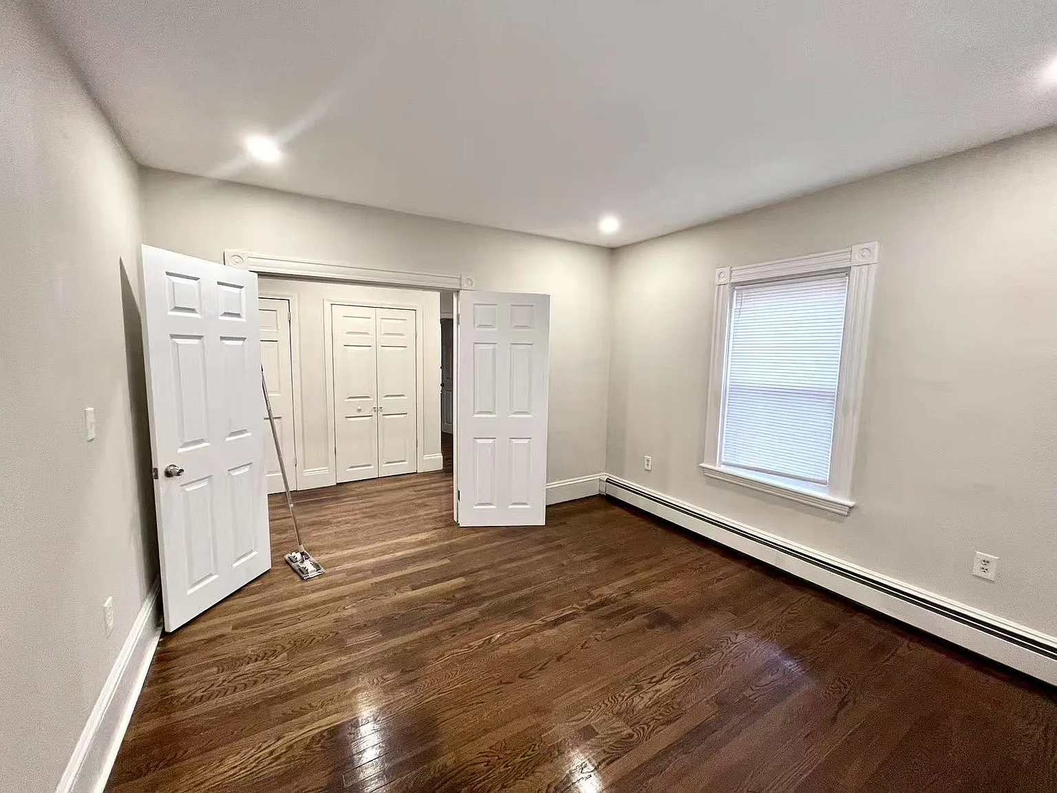 Malden Center新装修4房2厅2卫整套出租,环境好,近地铁站,无中介费 Malden Center新装修4房2厅2卫整套出租,环境好,近地铁站,无中介费