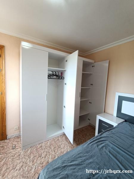 Sevilla Amate地铁站附近有单人房间出租 Sevilla Amate地铁站附近有单人房间出租