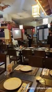 日本点单自助餐转让：餐馆位于Alicante 省份Alcoy 市中心，面积180平方