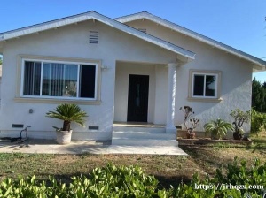 新装独立屋3房3浴La Puente近高速，超市，商场，餐馆，银行，医院，大学