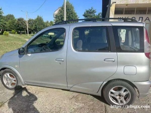 丰田雅力士Verso，1.3发动机，自动变速箱，售价非常便宜。车况良好。自动变速箱。2001年生产