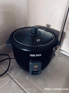 九成新Aroma 小電鍋 $12 元