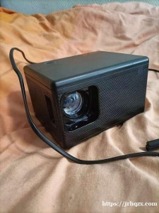 莫斯科便宜出，滑雪单板全套，投影仪，打印机，全新滑板鞋，99新榨汁机，电烧烤架，厨具若干