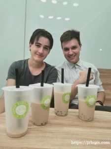 步行街奶茶店低价转让