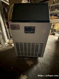 制冰机200欧，小冰箱60欧