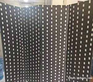 实用屏风闲置转让，原价120迪，现50迪出！国际城自取