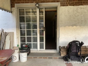 法拉盛近金城发 1楼仓库出租租金$1600 水电气费全包