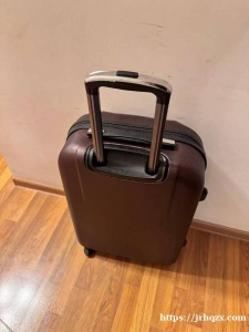 出行李箱，基本全新轮子很顺滑，