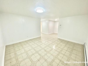 贝赛单边1楼3房2浴+地下室车库车位后花园出租$4300