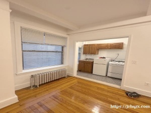 纽约曼哈顿中城罕见租盘 — 仅 $2,750/月！