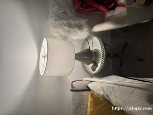 出售卧室台灯