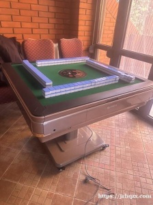 出闲置全新自动麻将机一台850欧（未拆封），超静音，洗牌快，洗完既打，不用歪牌，42号将牌