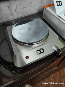 出一个电磁炉    全新   260 元  要的联系