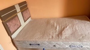 色兰茂林出一张单人床，有需要的联系我