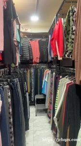 贝尔格莱德郊区小镇百货转让