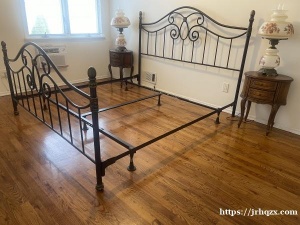 小颈2楼单边屋出租3房2浴+洗衣/烘干机月租$300