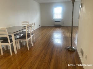 小颈2楼单边屋出租3房2浴+洗衣/烘干机月租$3000