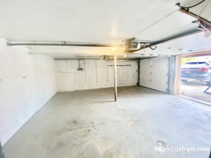 法拉盛近金城发 1楼仓库出租租金$2300 水电气费全包