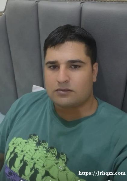 我正在寻找司机工作，如果有老板需要专业司机，请联系我，谢谢。