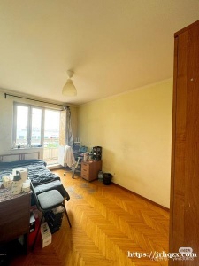 莫斯科西南站转租三居的一间卧室