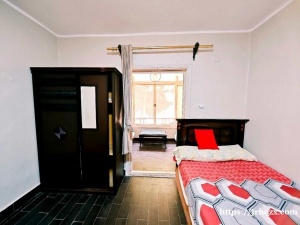 此房间招合租女室友（已有一女生入住，她在此学语言），无押金