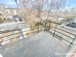 贝赛单边砖屋2楼2房1浴1大厅和阳光房+ 1个阳台月租$2300一个月