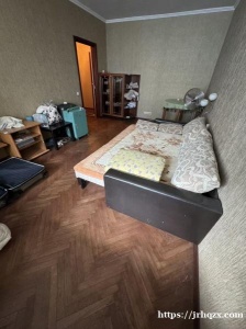 急招女生室友·基辅地铁站黄金地段