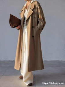 出棕色大衣一件，九新，370r，适合身高170+姐妹，有意者私