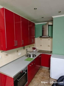 招室友，普利莫地铁站附近（去往地铁站乘车3站，步行，20分钟），附近设施齐全，中餐厅，超市都有