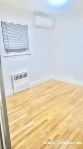 法拉盛近金城发1楼2个单房出租一个$800另一个$850