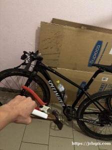 山马自行车 碳纤维轮组 全车钛合金 三D打印坐垫 带头盔 刹车和变速速联12速 1年车 80新