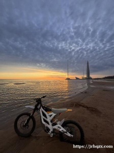 79bikeGt 不懂的抖音搜 地址：圣彼得堡  2万rmb可议价 成色7成新