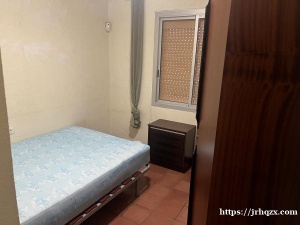 巴塞2路地铁Santmarti站附近有房间出租