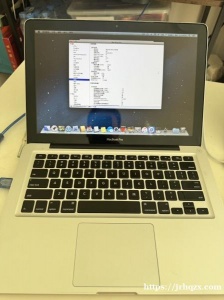 macbookpro13款，2012年的，双系统。6000卢。