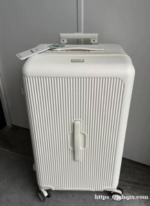 出个二手行李箱28寸 60r