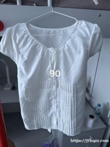 闲置衣服