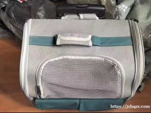 出闲置猫包很新，体形小的犬也可以放，50r