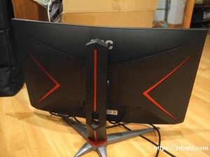 出自用AOC曲面屏显示器，27寸，2k，144hz，季低价售出，使用一切正常，500元