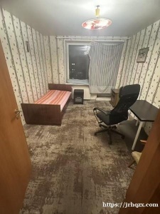加工预科楼对面楼招租 男生室友  步行3分钟到预科楼 房东做落地签 水电全包 月租25000 押一付