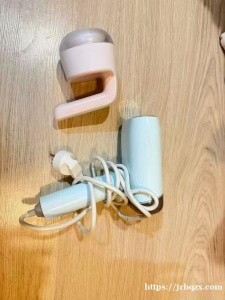 出一个便携熨烫机（60rmb）+去毛球机（50rmb）