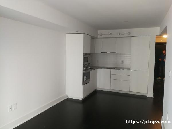 University of Toronto Furnished condo studio University of Toronto Furnished condo studio