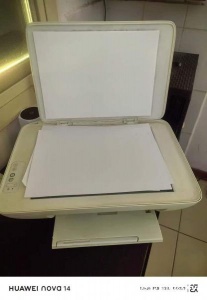 一台 hp 九成新打印机。新买的墨盒就 100 迪。现整体售价 150 AED 迪拉姆 迪拜上门自取