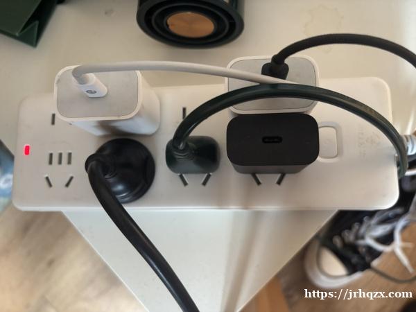 锅具、显示器、理发器、便携热水壶、单杠、吹风机等 锅具、显示器、理发器、便携热水壶、单杠、吹风机等