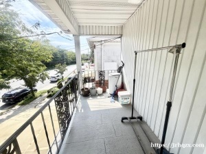 法拉盛近金城发独立屋出租2楼3房2浴+1个车位租金$3500一个月